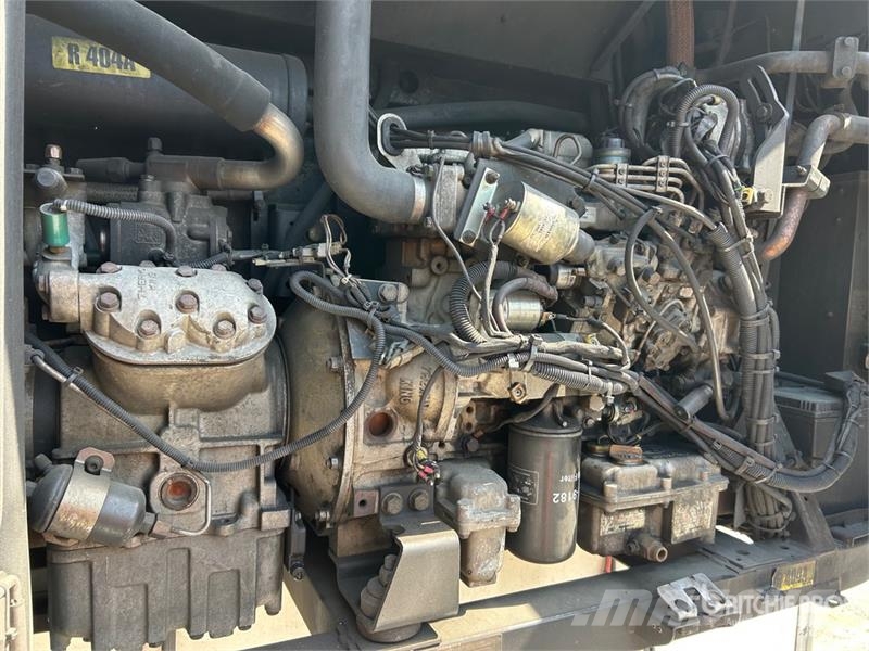 MaxiTrans 13.2 m Tri/A Refrigerated Trailer Полуприцепы-рефрижераторы