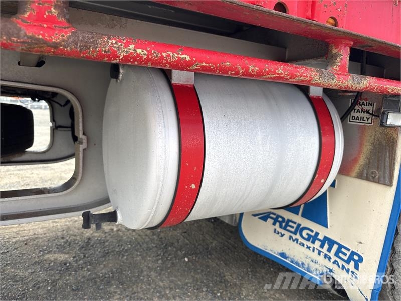MaxiTrans 13.2 m Tri/A Step Deck Trailer 平板拖车
