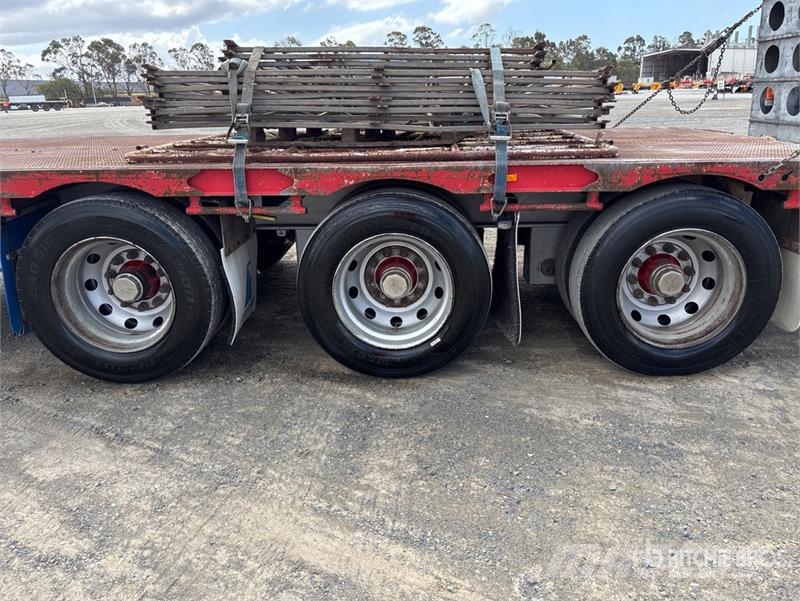 MaxiTrans 13.2 m Tri/A Step Deck Trailer 平板拖车