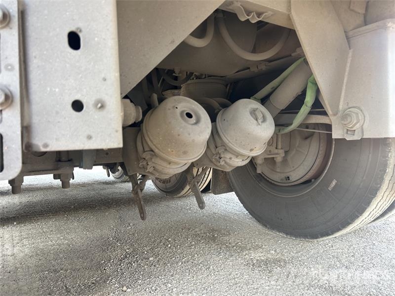 MaxiTrans 13.2 m Tri/A Refrigerated Trailer Kylmä-/Lämpökoripuoliperävaunut