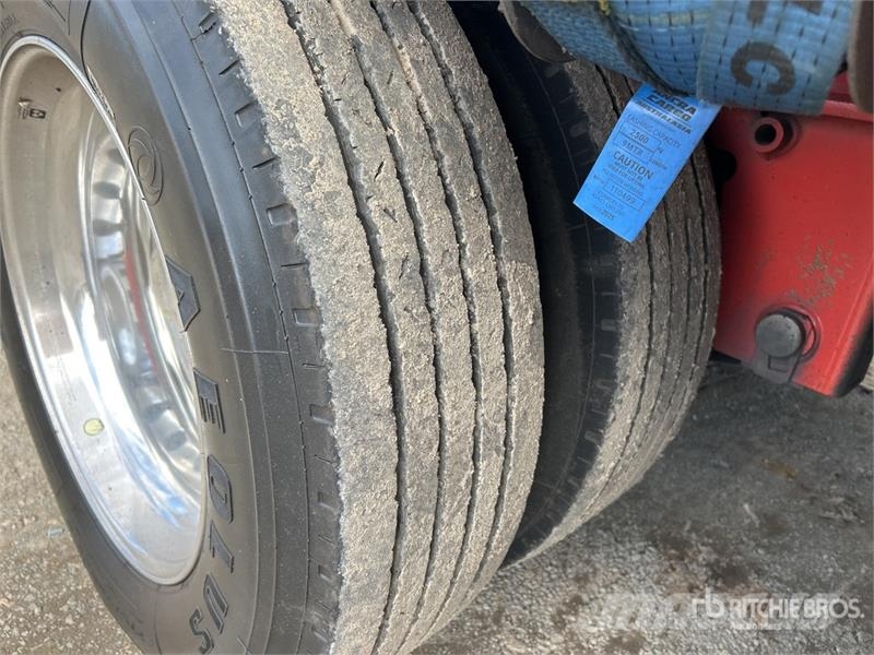 MaxiTrans 13.2 m Tri/A Step Deck Curtain Side Trailer Kayar tenteli çekiciler