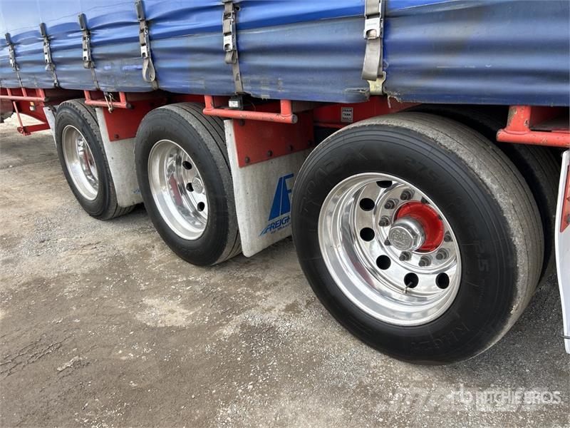 MaxiTrans 13.2 m Tri/A Step Deck Curtain Side Trailer Kayar tenteli çekiciler