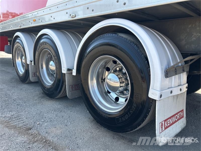 MaxiTrans 13.2 m Tri/A Refrigerated Trailer Kylmä-/Lämpökoripuoliperävaunut