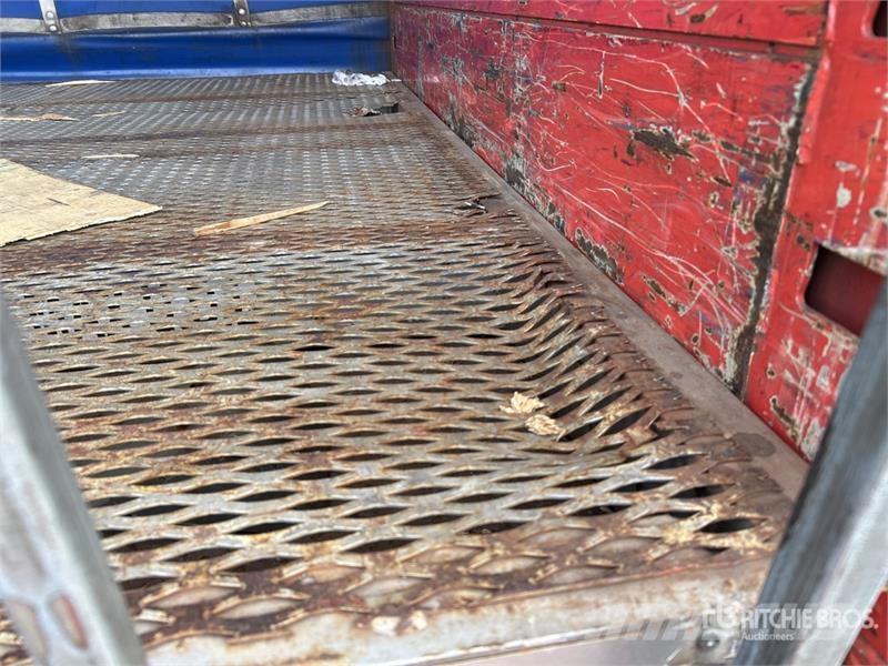 MaxiTrans 13.2 m Tri/A Step Deck Curtain Side Trailer Kayar tenteli çekiciler