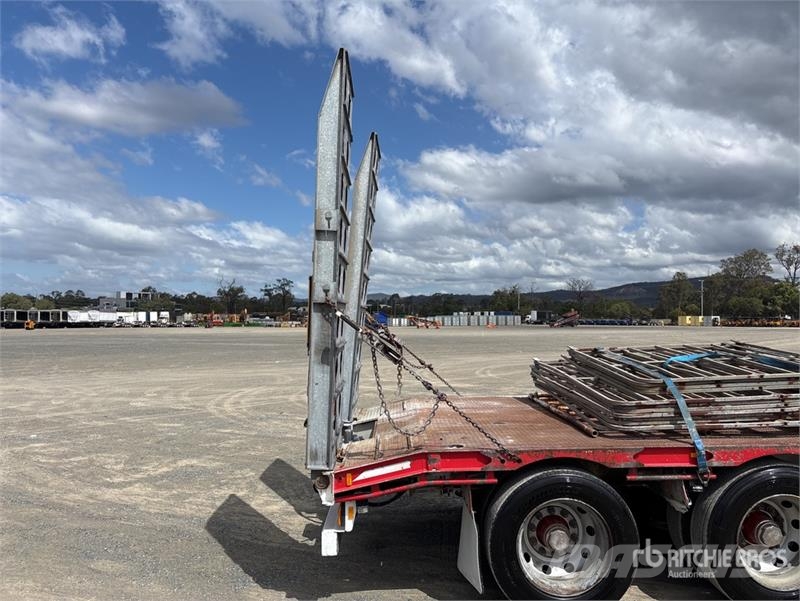 MaxiTrans 13.2 m Tri/A Step Deck Trailer 平板拖车