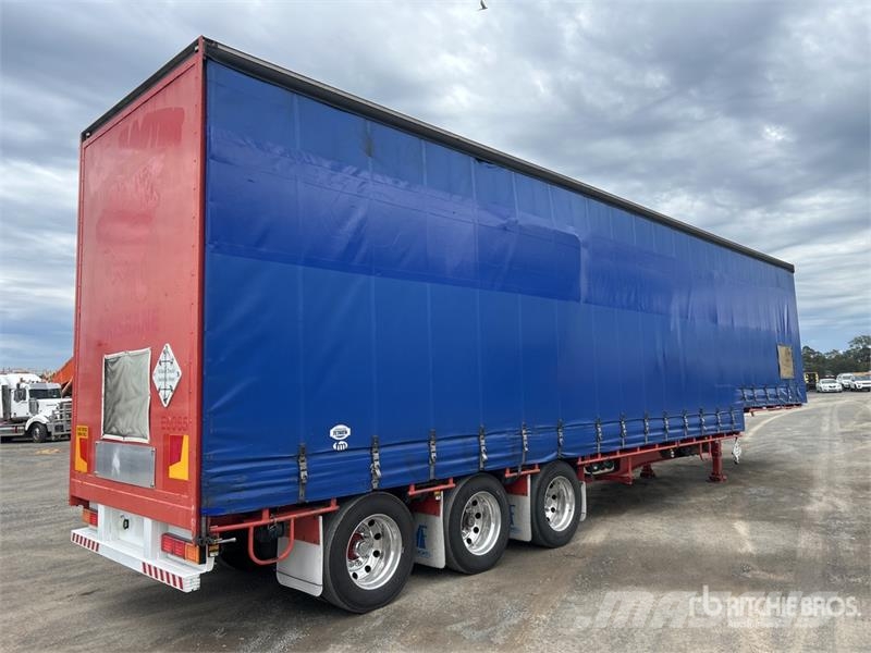 MaxiTrans 13.3 m Tri/A Step Deck Curtain Side Trailer Ponyvás pótkocsik