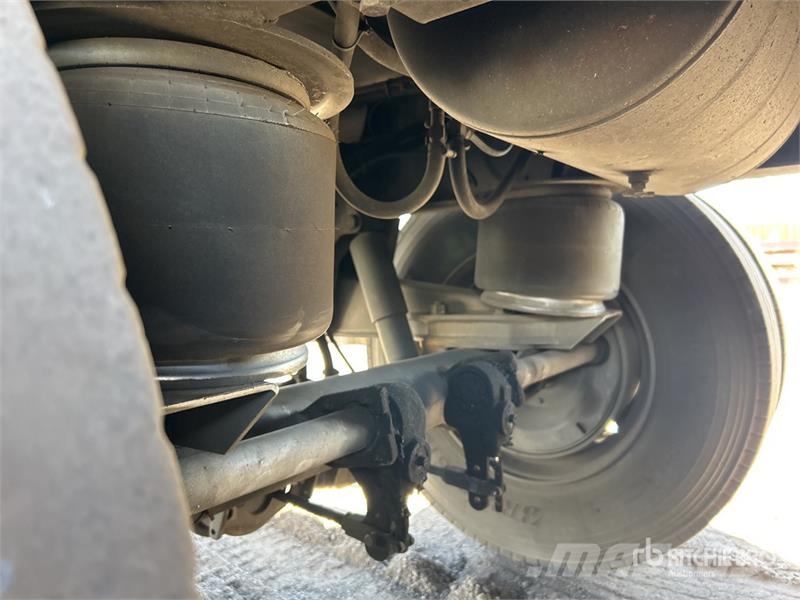 MaxiTrans 13.3 m Tri/A Refrigerated Trailer Semirimorchi a temperatura controllata