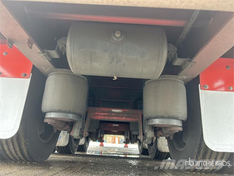MaxiTrans 13.3 m Tri/A Step Deck Curtain Side Trailer مقطورات بغطاء جانبي
