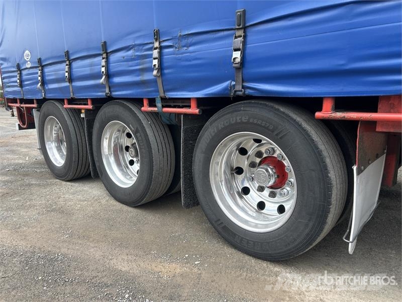 MaxiTrans 13.3 m Tri/A Step Deck Curtain Side Trailer Ponyvás pótkocsik