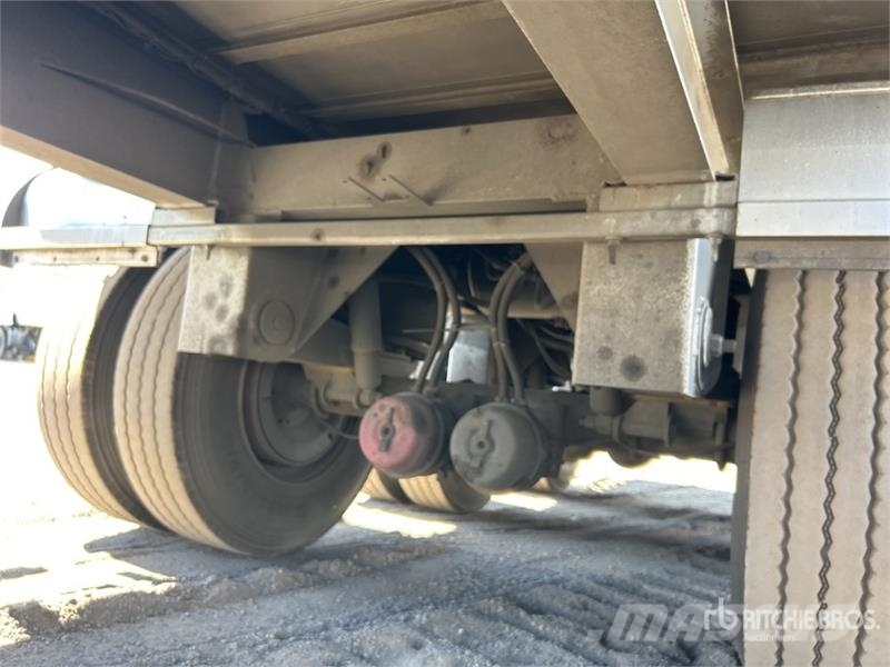 MaxiTrans 13.3 m Tri/A Refrigerated Trailer Semirimorchi a temperatura controllata