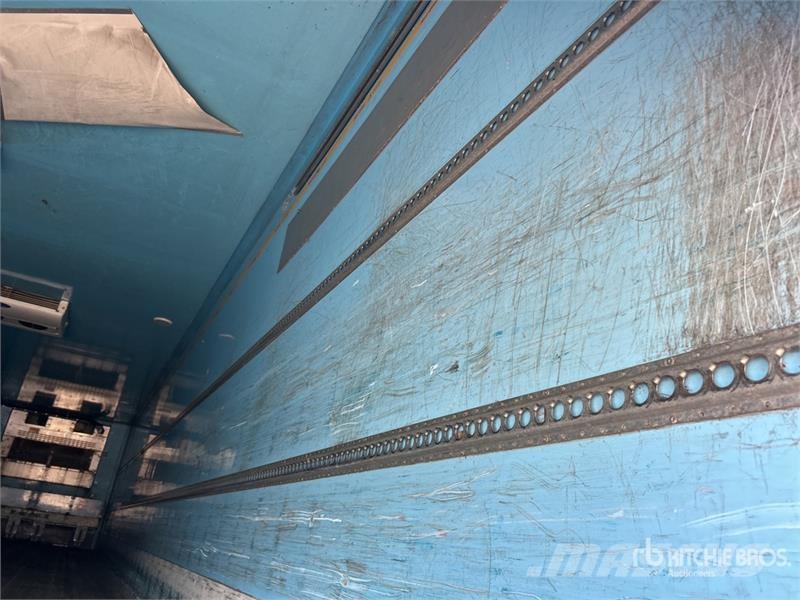 MaxiTrans 13.3 m Tri/A Refrigerated Trailer Semirimorchi a temperatura controllata