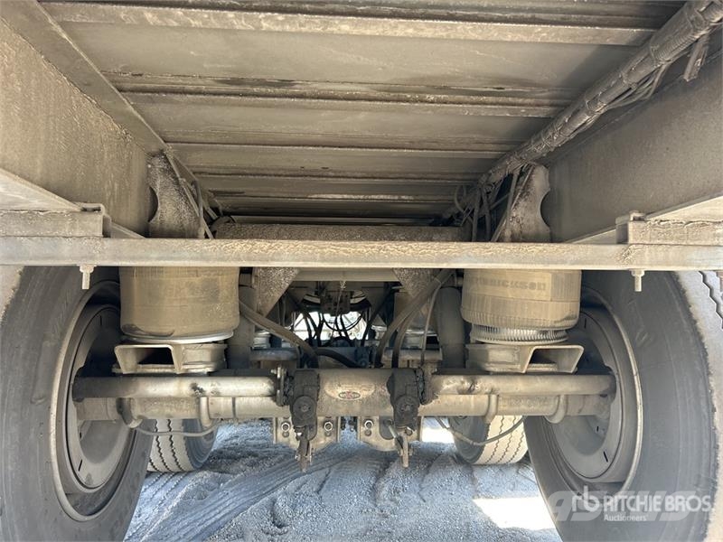 MaxiTrans 13.3 m Tri/A Refrigerated Trailer Semirimorchi a temperatura controllata