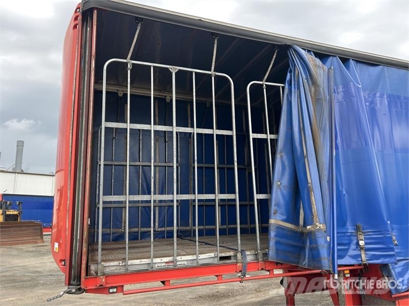 MaxiTrans 13.3 m Tri/A Step Deck Curtain Side Trailer Ponyvás pótkocsik