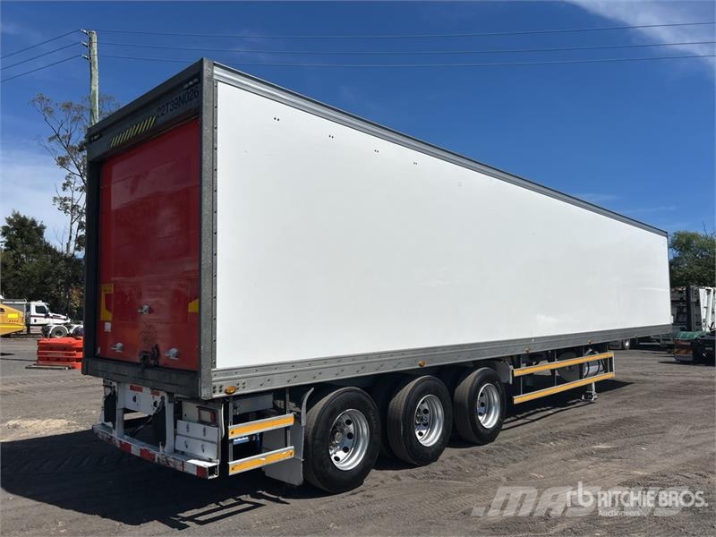MaxiTrans 13.3 m Tri/A Refrigerated Trailer Semirimorchi a temperatura controllata