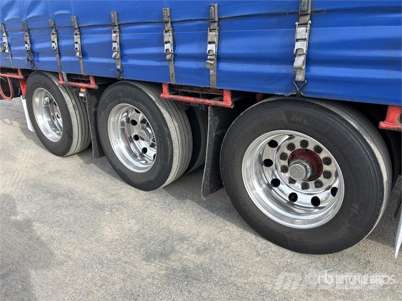 MaxiTrans 13.3 m Tri/A Step Deck Curtain Side Trailer 侧帘拖车