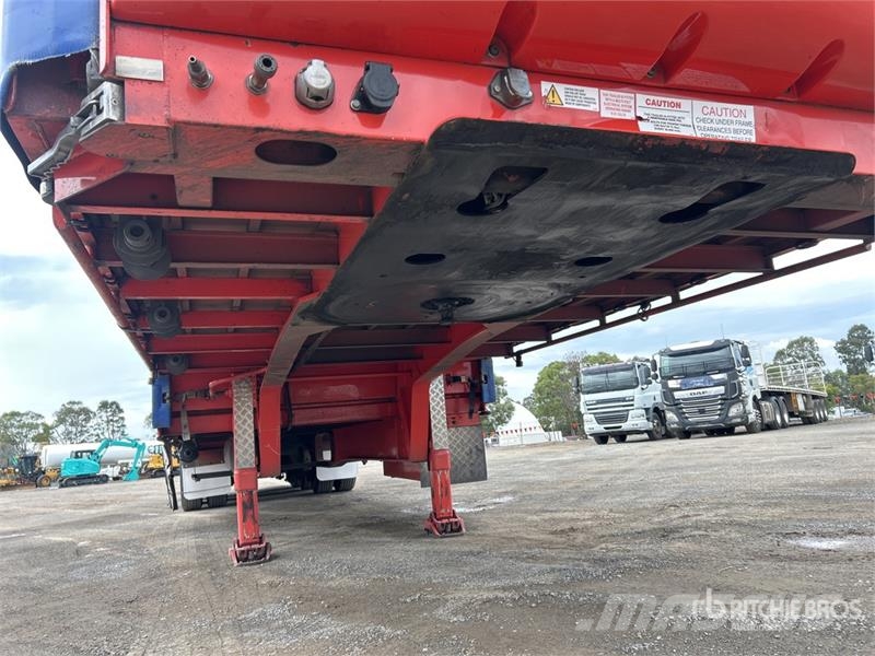MaxiTrans 13.3 m Tri/A Step Deck Curtain Side Trailer Ponyvás pótkocsik
