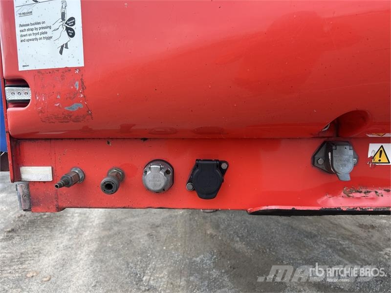 MaxiTrans 13.3 m Tri/A Step Deck Curtain Side Trailer Ponyvás pótkocsik