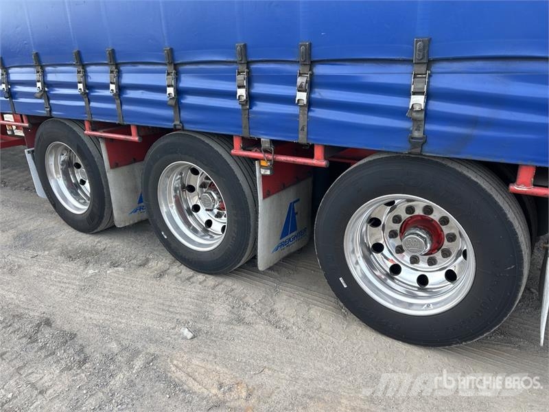 MaxiTrans 13.3 m Tri/A Step Deck Curtain Side Trailer 侧帘拖车