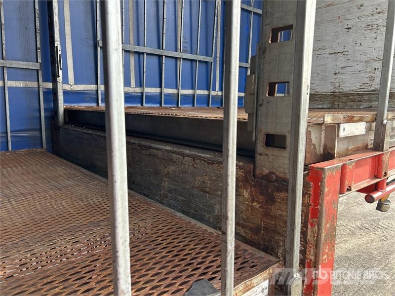 MaxiTrans 13.3 m Tri/A Step Deck Curtain Side Trailer 侧帘拖车