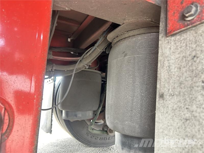 MaxiTrans 13.3 m Tri/A Step Deck Curtain Side Trailer Ponyvás pótkocsik