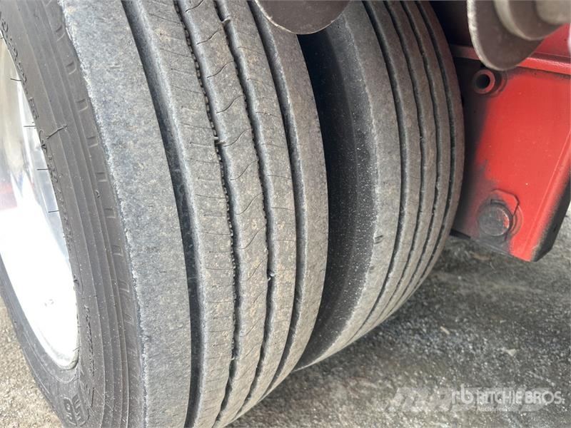 MaxiTrans 13.3 m Tri/A Step Deck Curtain Side Trailer Ponyvás pótkocsik