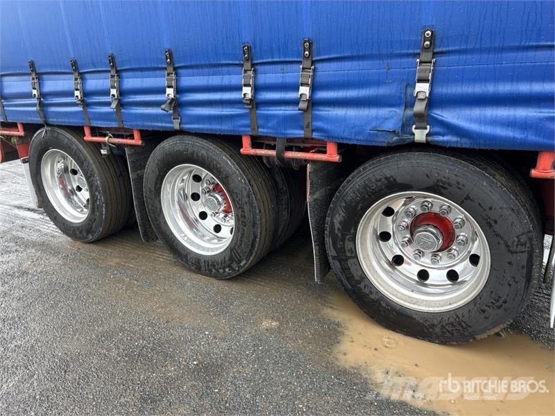 MaxiTrans 13.3 m Tri/A Step Deck Curtain Side Trailer مقطورات بغطاء جانبي