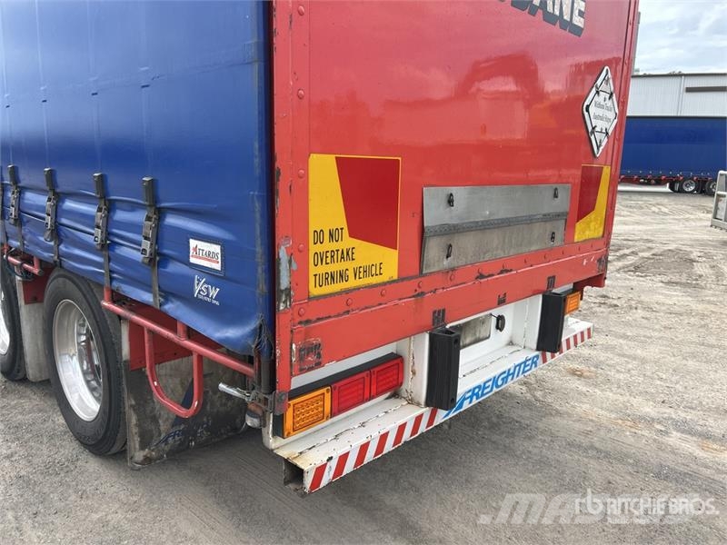 MaxiTrans 13.3 m Tri/A Step Deck Curtain Side Trailer Rimorchi centinati