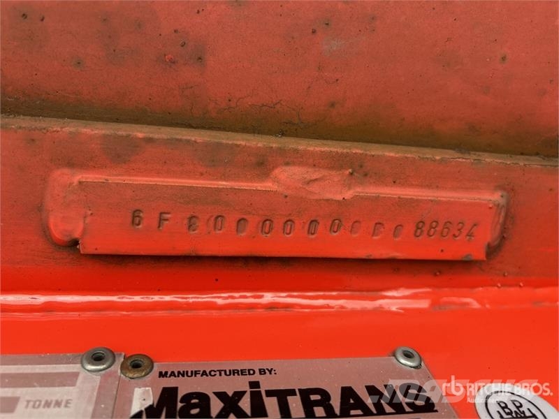 MaxiTrans 13.3 m Tri/A Step Deck Curtain Side Trailer Ponyvás pótkocsik