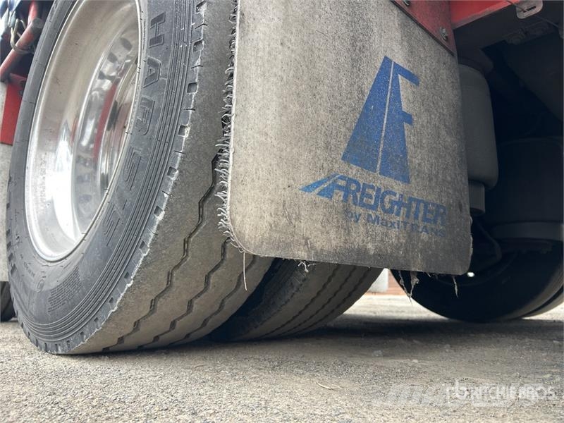 MaxiTrans 13.3 m Tri/A Step Deck Curtain Side Trailer Ponyvás pótkocsik