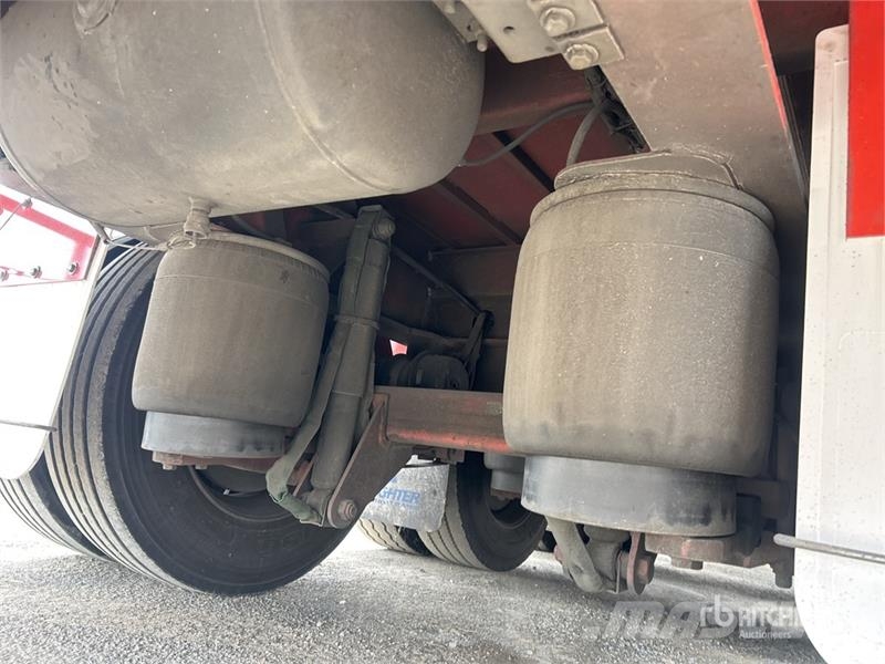 MaxiTrans 13.3 m Tri/A Step Deck Curtain Side Trailer Ponyvás pótkocsik