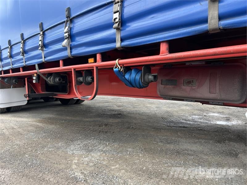 MaxiTrans 13.3 m Tri/A Step Deck Curtain Side Trailer Ponyvás pótkocsik