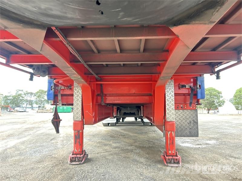 MaxiTrans 13.3 m Tri/A Step Deck Curtain Side Trailer Ponyvás pótkocsik