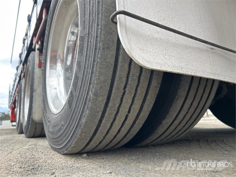 MaxiTrans 13.3 m Tri/A Step Deck Curtain Side Trailer Ponyvás pótkocsik