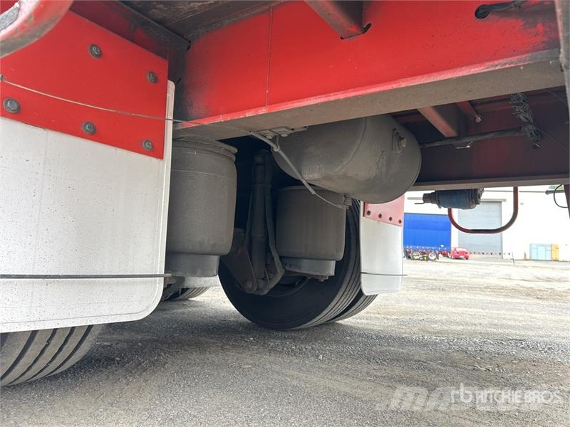 MaxiTrans 13.3 m Tri/A Step Deck Curtain Side Trailer Ponyvás pótkocsik
