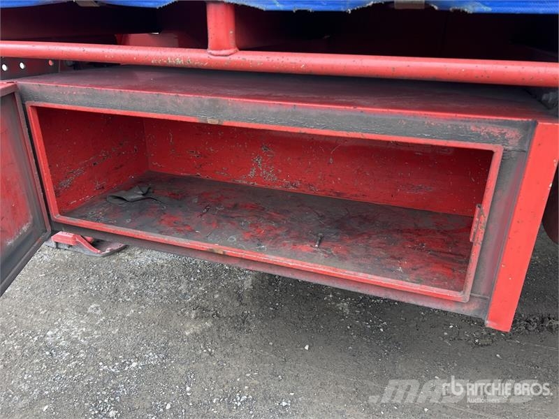 MaxiTrans 13.3 m Tri/A Step Deck Curtain Side Trailer Ponyvás pótkocsik