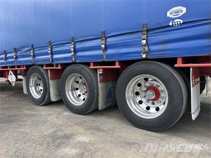 MaxiTrans 13.3 m Tri/A Step Deck Curtain Side Trailer Ponyvás pótkocsik