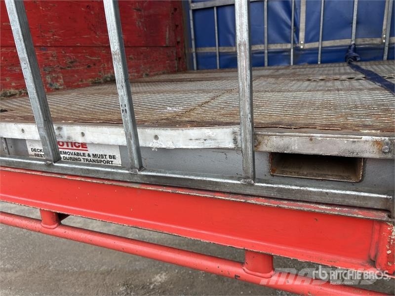 MaxiTrans 13.3 m Tri/A Step Deck Curtain Side Trailer Ponyvás pótkocsik