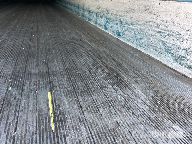 MaxiTrans 13.3 m Tri/A Refrigerated Trailer Semirimorchi a temperatura controllata