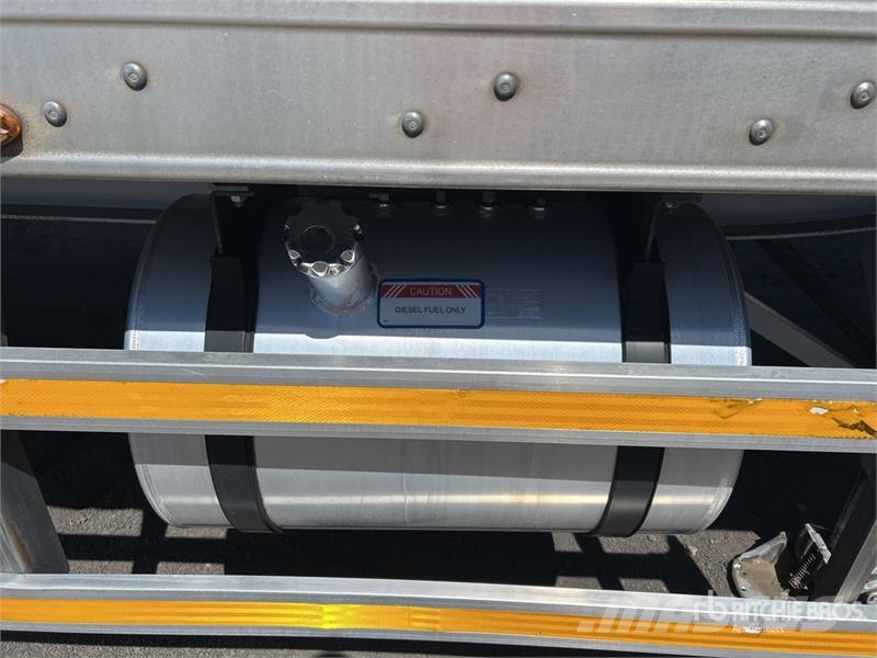 MaxiTrans 13.3 m Tri/A Refrigerated Trailer Semirimorchi a temperatura controllata