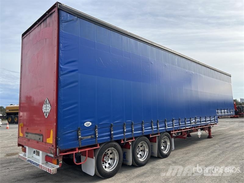 MaxiTrans 13.3 m Tri/A Step Deck Curtain Side Trailer 侧帘拖车