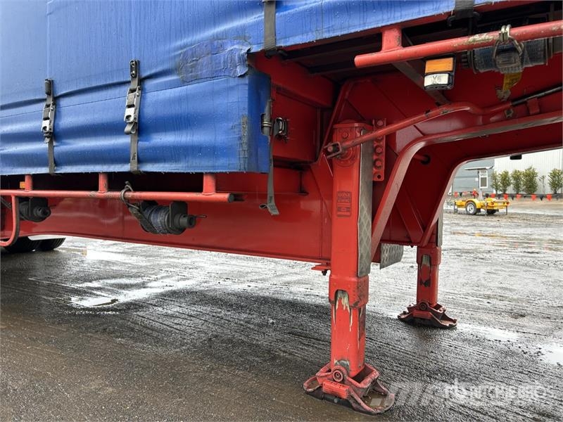 MaxiTrans 13.3 m Tri/A Step Deck Curtain Side Trailer مقطورات بغطاء جانبي