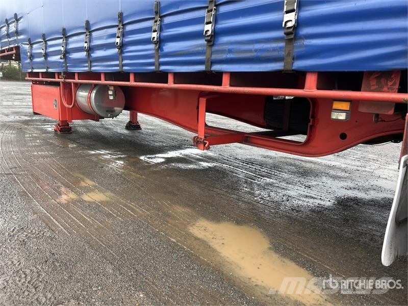 MaxiTrans 13.3 m Tri/A Step Deck Curtain Side Trailer مقطورات بغطاء جانبي