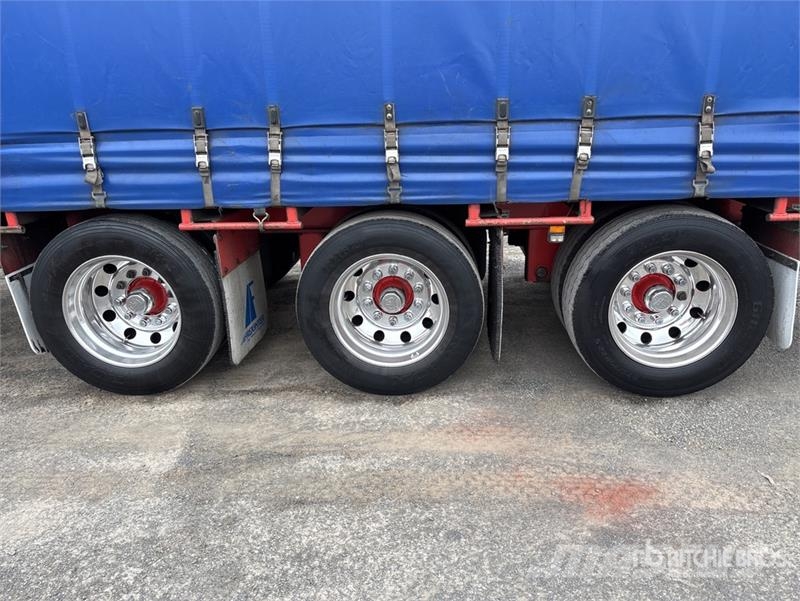 MaxiTrans 13.4 m Tri/A Step Deck Curtain Side Trailer Caja de lona