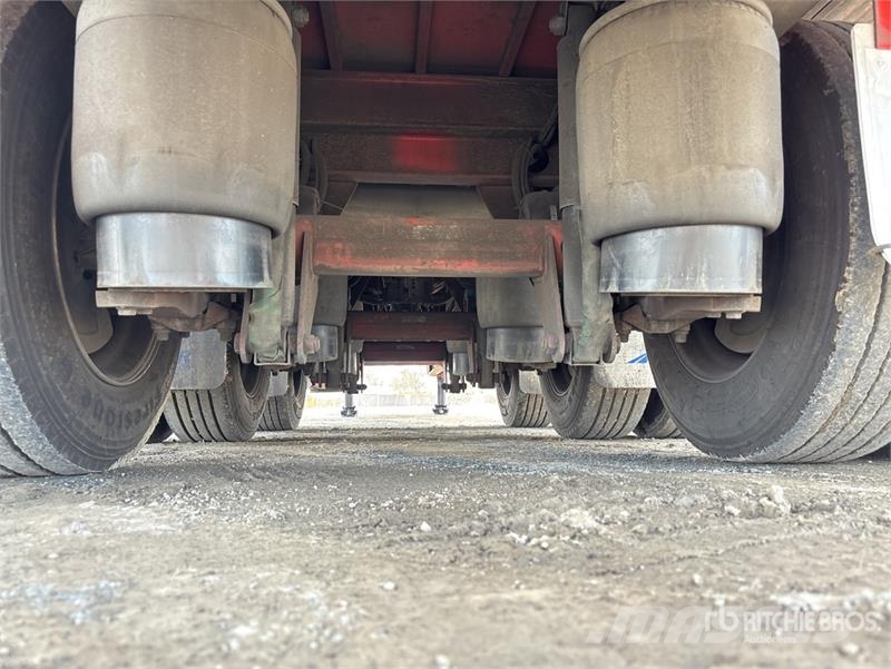 MaxiTrans 13.4 m Tri/A Step Deck Curtain Side Trailer 侧帘拖车