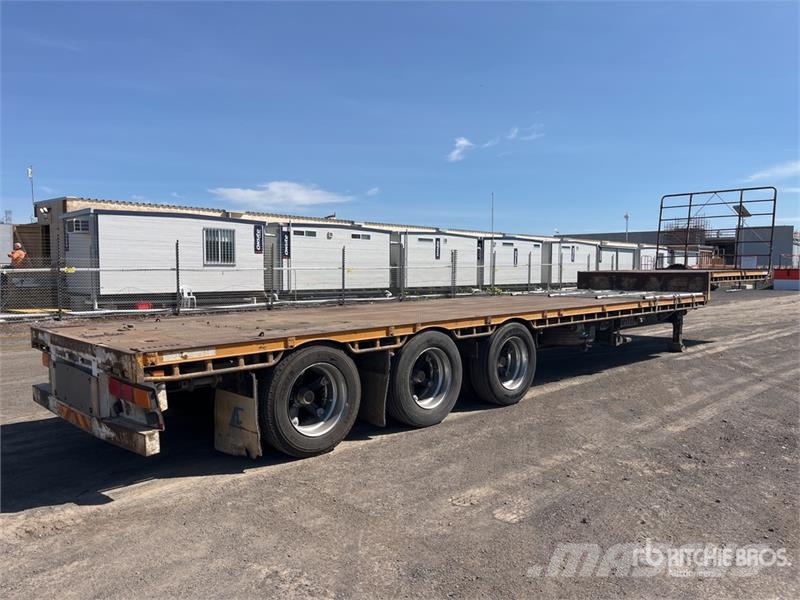 MaxiTrans 13.4 m Tri/A Step Deck Trailer Remorque surbaissée