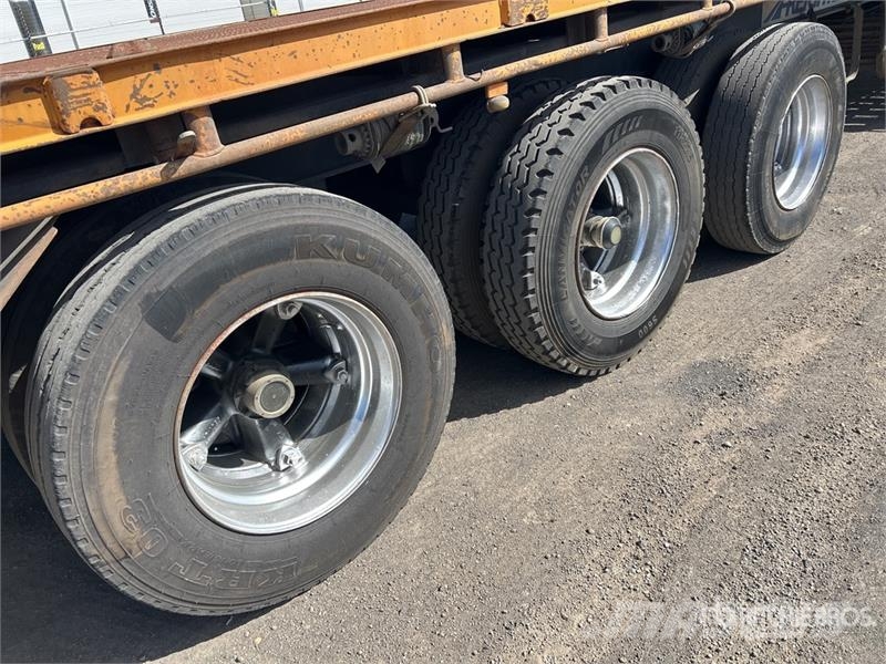 MaxiTrans 13.4 m Tri/A Flatbed Trailer Prikolice platforme/otvoreni sanduk