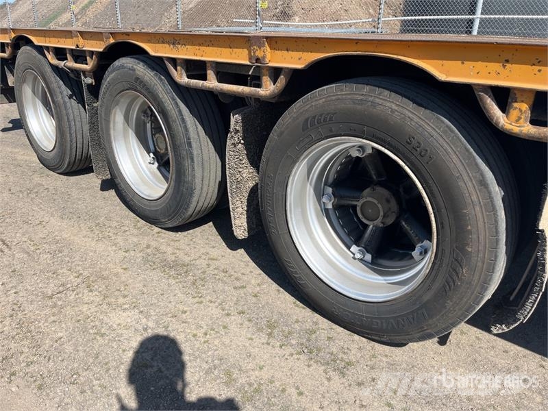 MaxiTrans 13.4 m Tri/A Step Deck Trailer Remorque surbaissée