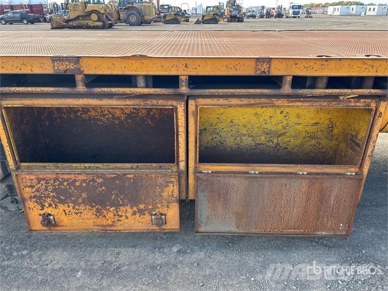 MaxiTrans 13.4 m Tri/A Flatbed Trailer Lavaperävaunut