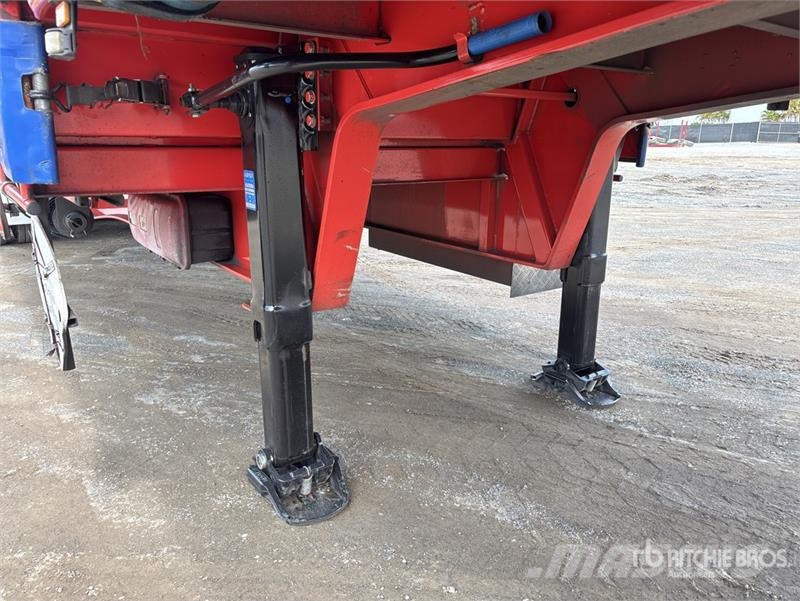 MaxiTrans 13.4 m Tri/A Step Deck Curtain Side Trailer 侧帘拖车