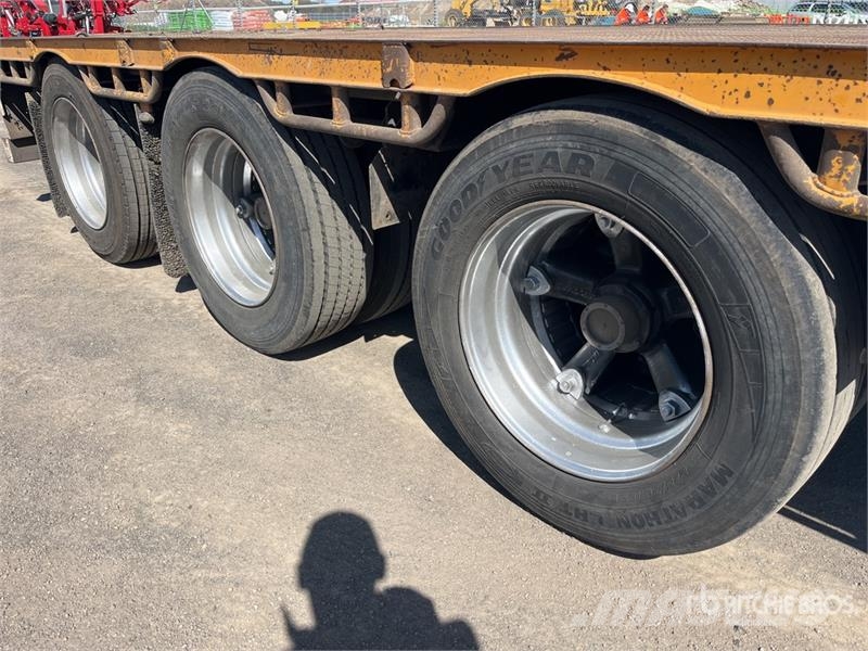 MaxiTrans 13.4 m Tri/A Step Deck Trailer Remorque surbaissée